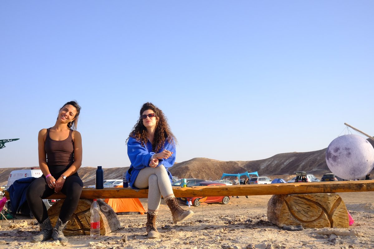 MOONTRIBE - Community