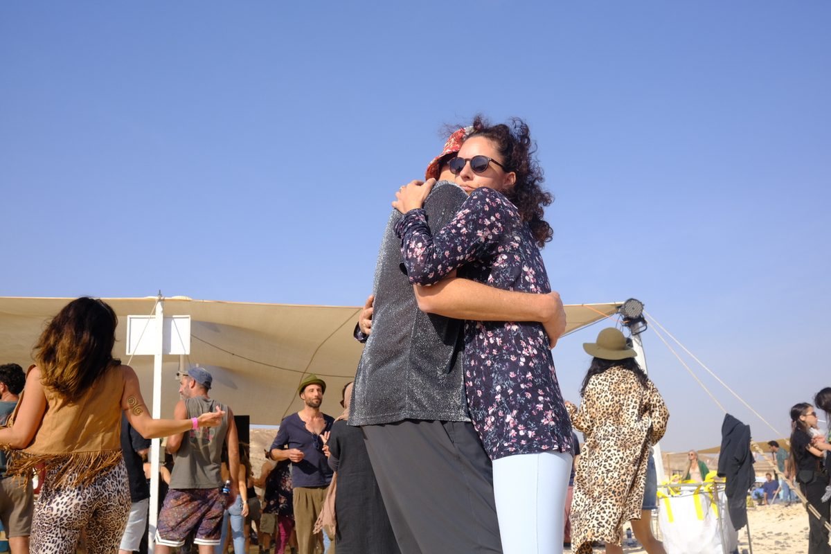 MOONTRIBE - Love and community